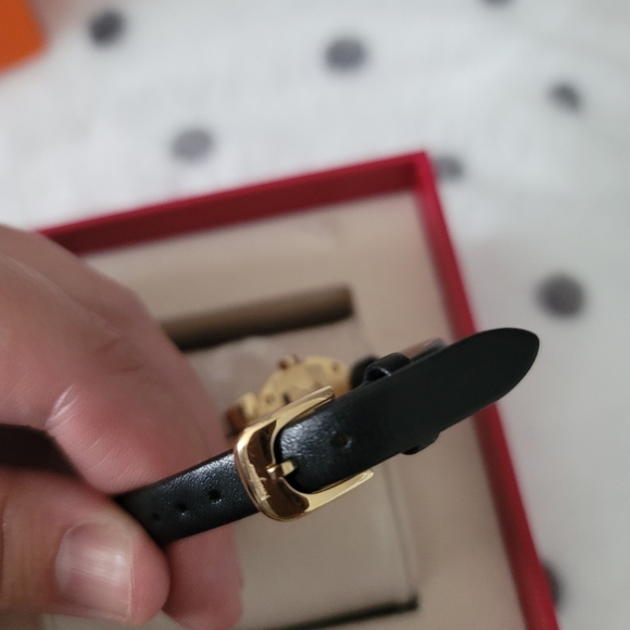 Salvatore Ferragamo watchp - Picture 3 of 8